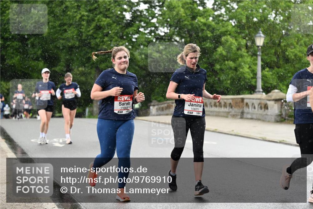 14.06.2026 - REWE Women's Run Dr. Thomas Lammeyer http://msf.ph/oto/9769910 14.06.2026 09:47:04 Laufen 11068, 10671, 7 meine-sportfotos.de