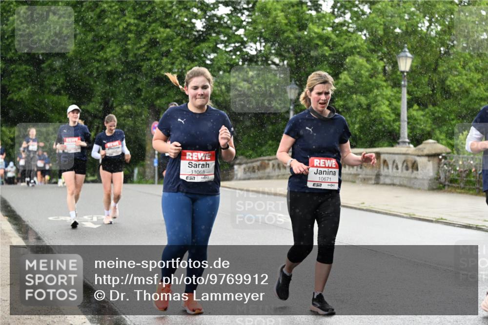 14.06.2026 - REWE Women's Run Dr. Thomas Lammeyer http://msf.ph/oto/9769912 14.06.2026 09:47:05 Laufen 11068, 7, 10671, 7 meine-sportfotos.de