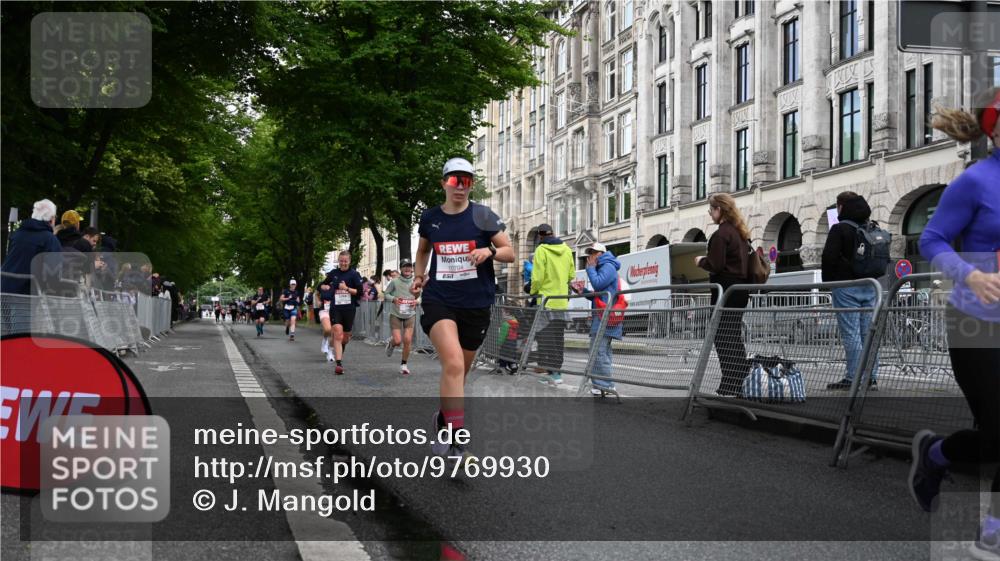 14.06.2026 - REWE Women's Run J. Mangold http://msf.ph/oto/9769930 14.06.2026 09:54:10 Ziel 10063, 10235, 10299, 10440, 10704, 10806 meine-sportfotos.de