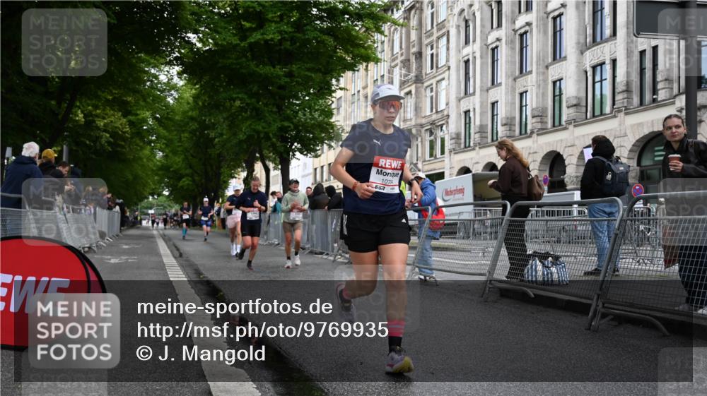 14.06.2026 - REWE Women's Run J. Mangold http://msf.ph/oto/9769935 14.06.2026 09:54:11 Ziel 10063, 10299, 10440, 10704, 10806 meine-sportfotos.de