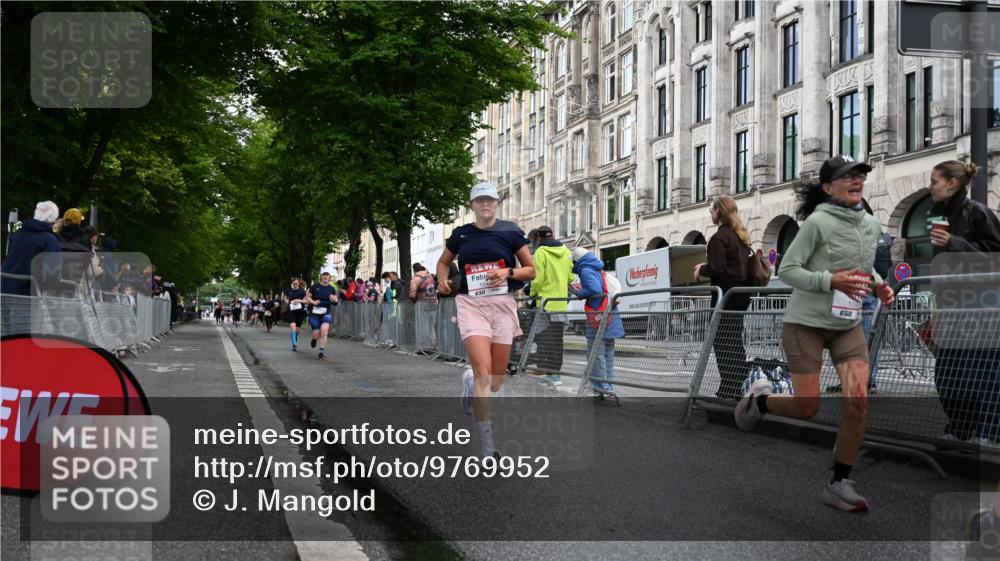 14.06.2026 - REWE Women's Run J. Mangold http://msf.ph/oto/9769952 14.06.2026 09:54:14 Ziel 10063, 10099, 10299, 10392, 10440, 10704, 10806 meine-sportfotos.de