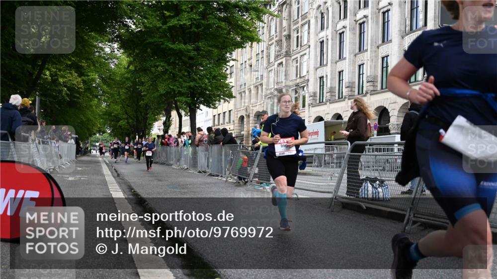 14.06.2026 - REWE Women's Run J. Mangold http://msf.ph/oto/9769972 14.06.2026 09:54:20 Ziel 10099, 10392, 10986, 11368, 11499 meine-sportfotos.de