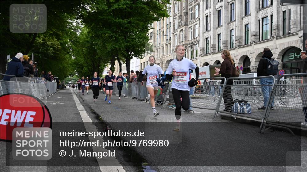14.06.2026 - REWE Women's Run J. Mangold http://msf.ph/oto/9769980 14.06.2026 09:54:26 Ziel 10066, 10290, 10986, 11179, 11368, 11407, 11499 meine-sportfotos.de