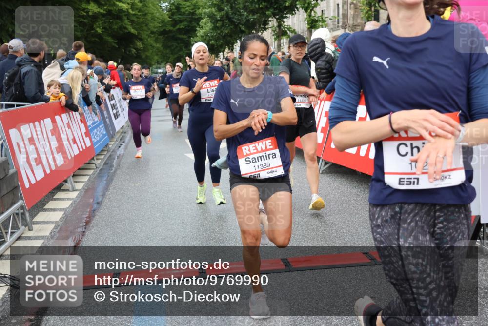 14.06.2026 - REWE Women's Run Strokosch-Dieckow http://msf.ph/oto/9769990 14.06.2026 09:54:10 Ziel 10236, 10334, 10778, 10783, 10847, 11049, 11050, 11184, 11315, 11387, 11389, 11429, 11433 meine-sportfotos.de