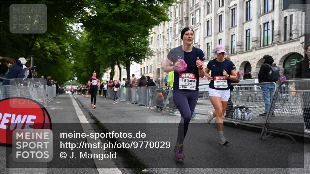 14.06.2026 - REWE Women's Run J. Mangold http://msf.ph/oto/9770029 14.06.2026 09:54:34 Ziel 10290, 11167, 11179, 11273, 11407, 11438 meine-sportfotos.de