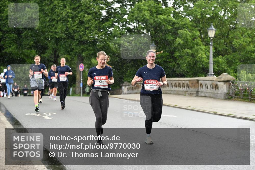 14.06.2026 - REWE Women's Run Dr. Thomas Lammeyer http://msf.ph/oto/9770030 14.06.2026 09:47:12 Laufen 10705, 7, 10199, 444 meine-sportfotos.de