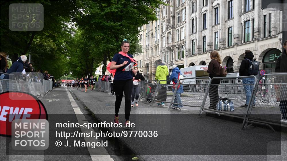 14.06.2026 - REWE Women's Run J. Mangold http://msf.ph/oto/9770036 14.06.2026 09:54:38 Ziel 11167, 11266, 11270, 11273, 11438 meine-sportfotos.de