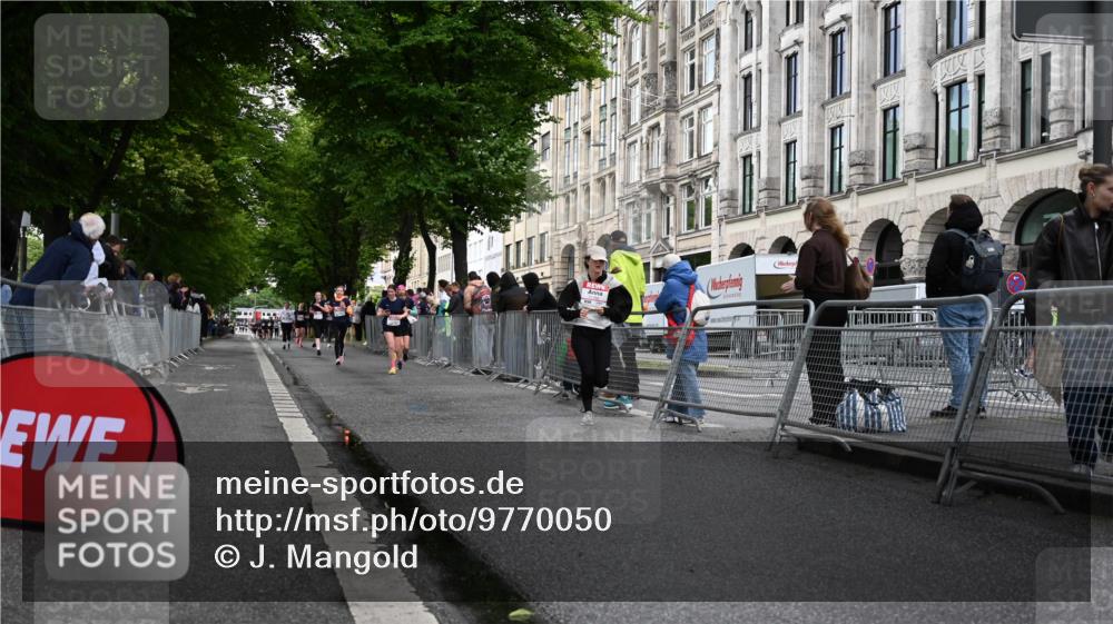 14.06.2026 - REWE Women's Run J. Mangold http://msf.ph/oto/9770050 14.06.2026 09:54:42 Ziel 11238, 11266, 11270, 11273, 11335 meine-sportfotos.de