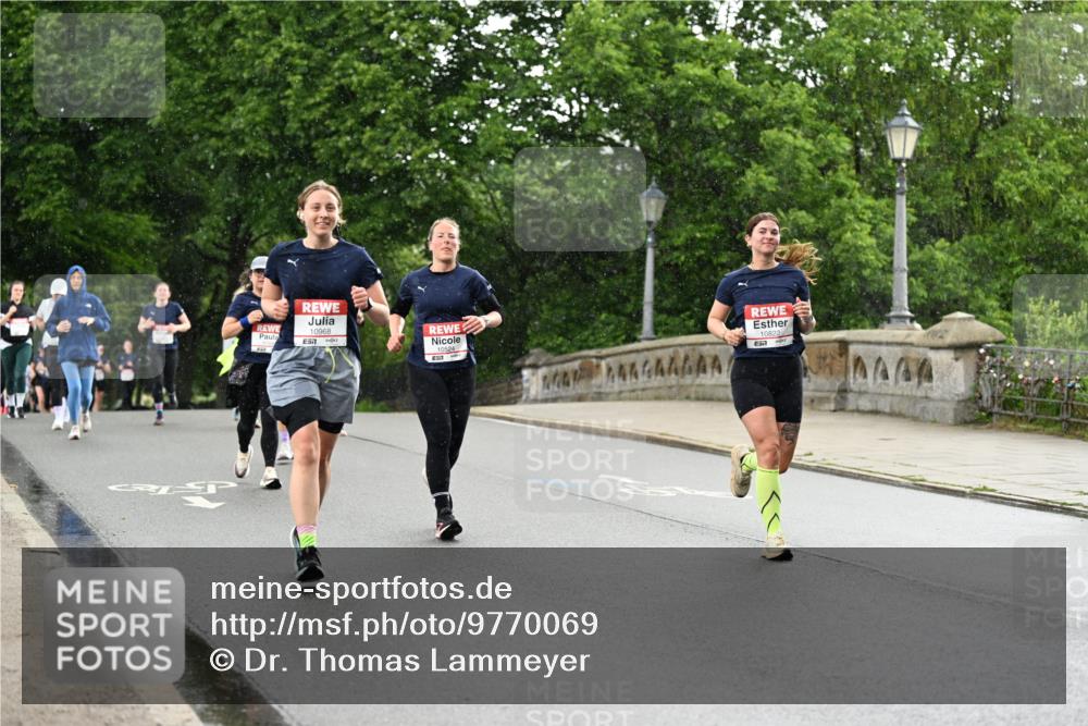 14.06.2026 - REWE Women's Run Dr. Thomas Lammeyer http://msf.ph/oto/9770069 14.06.2026 09:47:15 Laufen 10968, 57, 10822, 10524 meine-sportfotos.de