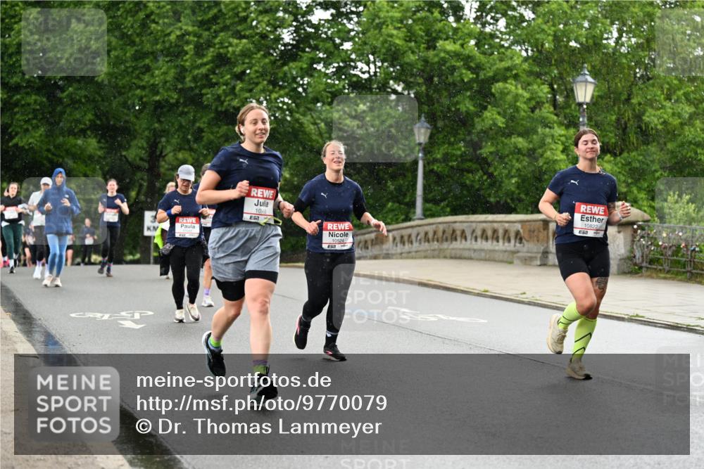 14.06.2026 - REWE Women's Run Dr. Thomas Lammeyer http://msf.ph/oto/9770079 14.06.2026 09:47:15 Laufen 10968, 10524, 57, 10822 meine-sportfotos.de