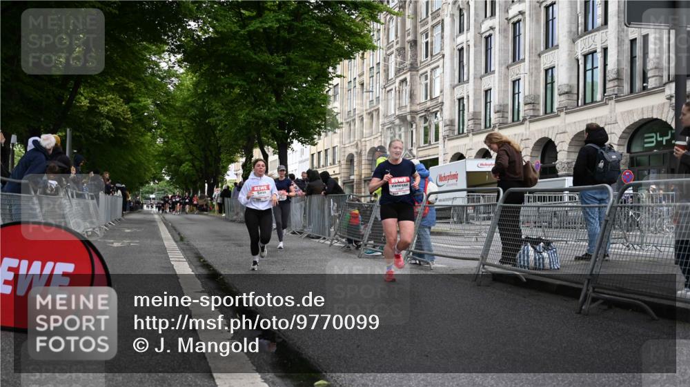 14.06.2026 - REWE Women's Run J. Mangold http://msf.ph/oto/9770099 14.06.2026 09:54:52 Ziel 10154, 10343, 10352, 10526, 10997, 11056, 11238, 11335 meine-sportfotos.de