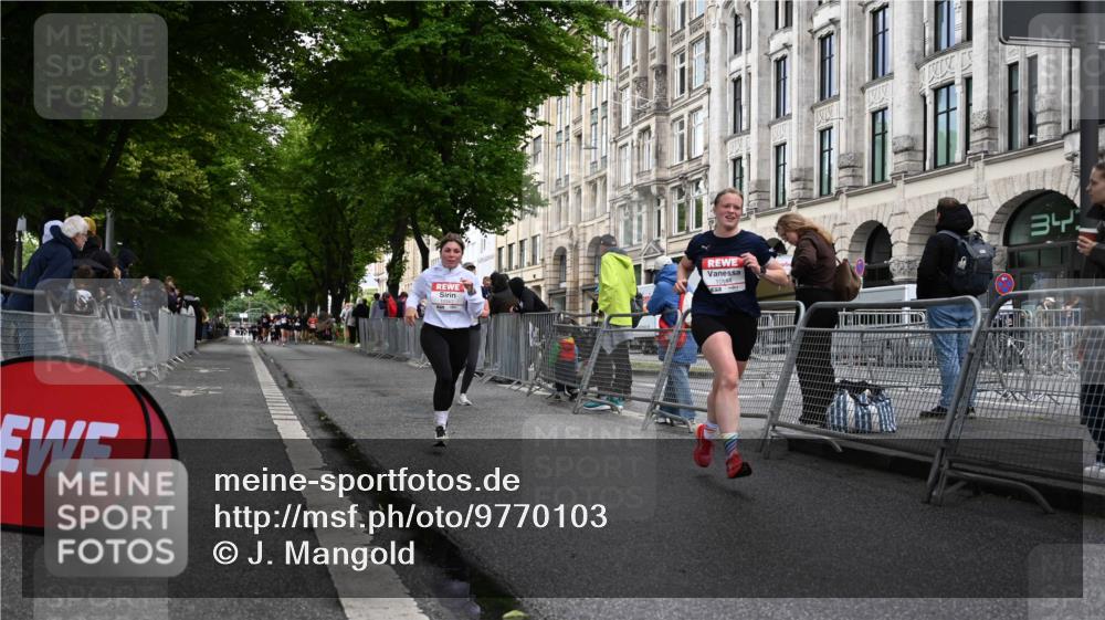 14.06.2026 - REWE Women's Run J. Mangold http://msf.ph/oto/9770103 14.06.2026 09:54:52 Ziel 10154, 10343, 10352, 10526, 10997, 11056, 11238, 11335 meine-sportfotos.de
