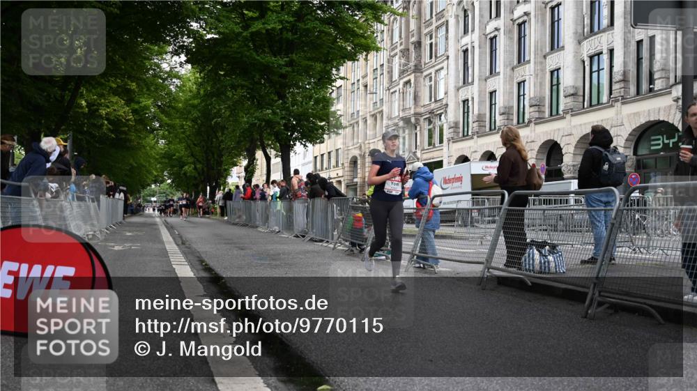 14.06.2026 - REWE Women's Run J. Mangold http://msf.ph/oto/9770115 14.06.2026 09:54:54 Ziel 10154, 10343, 10526, 10997 meine-sportfotos.de
