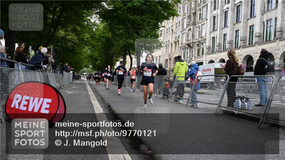14.06.2026 - REWE Women's Run J. Mangold http://msf.ph/oto/9770121 14.06.2026 09:55:05 Ziel 10150, 10598, 11300, 11443 meine-sportfotos.de
