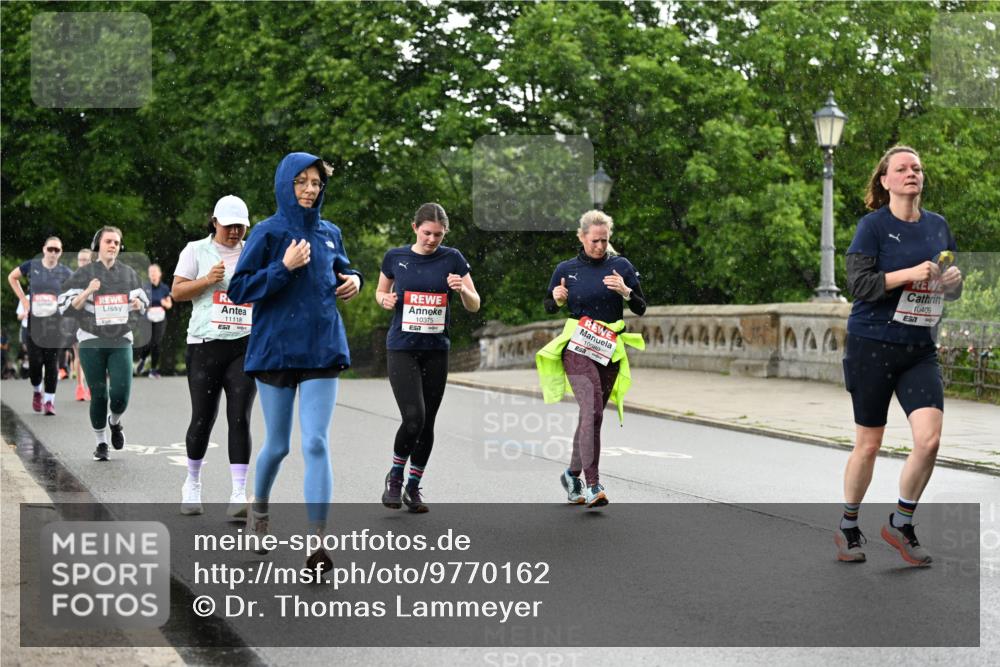 14.06.2026 - REWE Women's Run Dr. Thomas Lammeyer http://msf.ph/oto/9770162 14.06.2026 09:47:20 Laufen 11118, 10375, 57, 10980, 10409, 7 meine-sportfotos.de