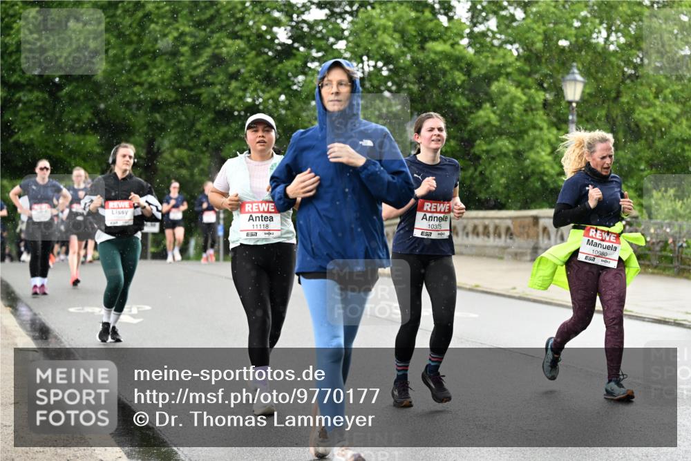 14.06.2026 - REWE Women's Run Dr. Thomas Lammeyer http://msf.ph/oto/9770177 14.06.2026 09:47:21 Laufen 11118, 7, 10375, 10980, 7 meine-sportfotos.de