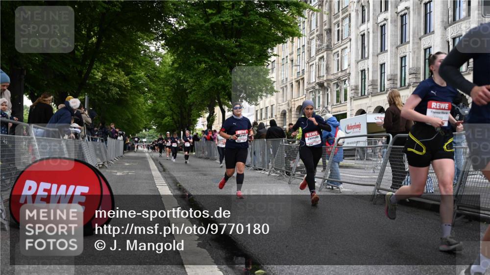 14.06.2026 - REWE Women's Run J. Mangold http://msf.ph/oto/9770180 14.06.2026 09:55:14 Ziel 10150, 10231, 10372, 10496, 10810, 11089, 11300, 11454 meine-sportfotos.de