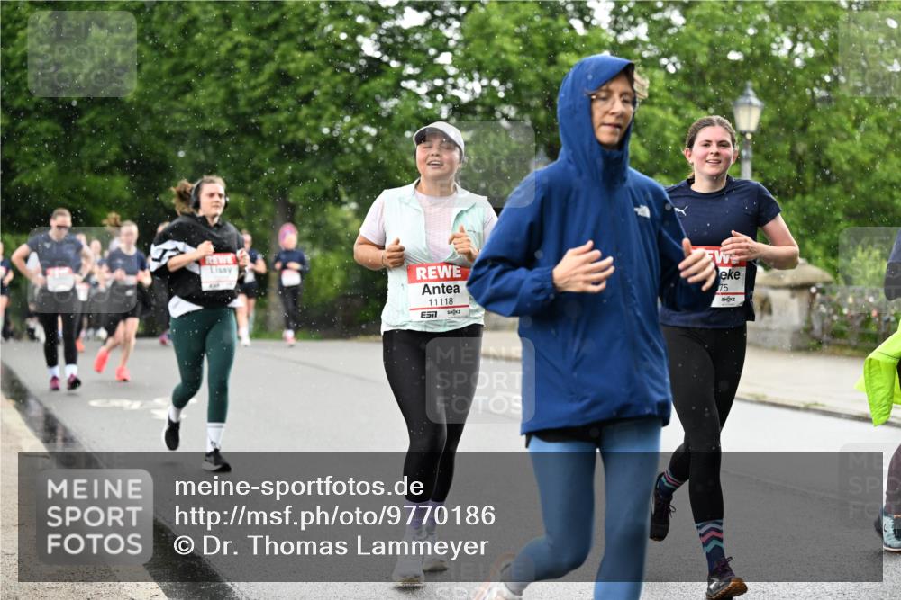 14.06.2026 - REWE Women's Run Dr. Thomas Lammeyer http://msf.ph/oto/9770186 14.06.2026 09:47:22 Laufen 11118, 7, 75 meine-sportfotos.de