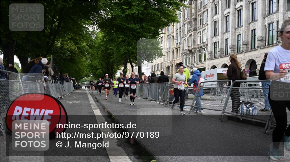 14.06.2026 - REWE Women's Run J. Mangold http://msf.ph/oto/9770189 14.06.2026 09:55:17 Ziel 10231, 10358, 10364, 10372, 10496, 10662, 10699, 10810, 11089, 11454 meine-sportfotos.de