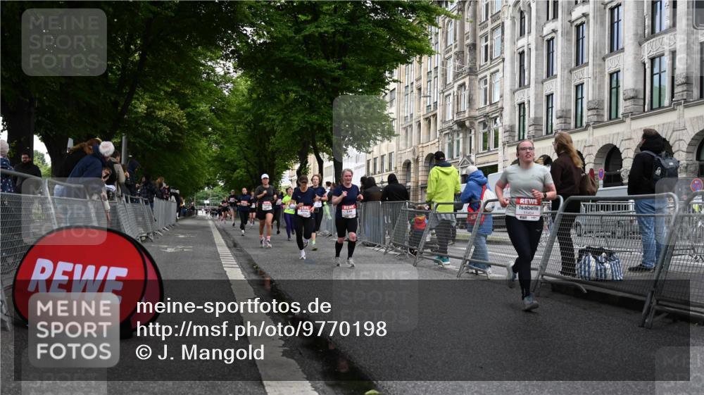 14.06.2026 - REWE Women's Run J. Mangold http://msf.ph/oto/9770198 14.06.2026 09:55:18 Ziel 10104, 10129, 10358, 10364, 10372, 10496, 10662, 10699, 10810, 11089, 11454 meine-sportfotos.de