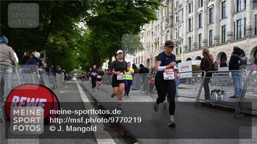 14.06.2026 - REWE Women's Run J. Mangold http://msf.ph/oto/9770219 14.06.2026 09:55:21 Ziel 10104, 10119, 10129, 10358, 10364, 10496, 10600, 10662, 10687, 10699, 10927, 11454 meine-sportfotos.de