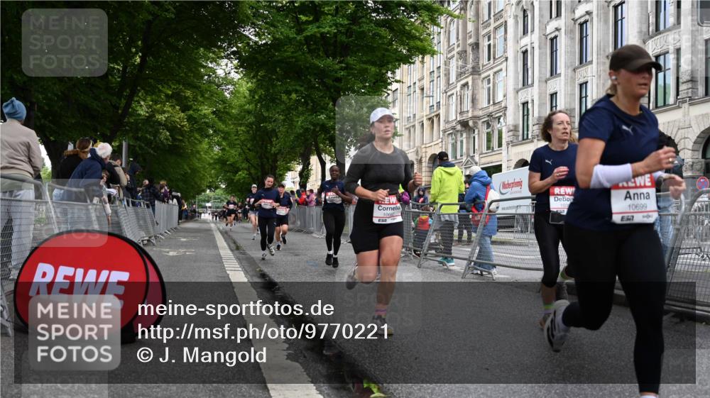 14.06.2026 - REWE Women's Run J. Mangold http://msf.ph/oto/9770221 14.06.2026 09:55:22 Ziel 10104, 10119, 10129, 10358, 10364, 10600, 10662, 10687, 10699, 10927, 11454 meine-sportfotos.de