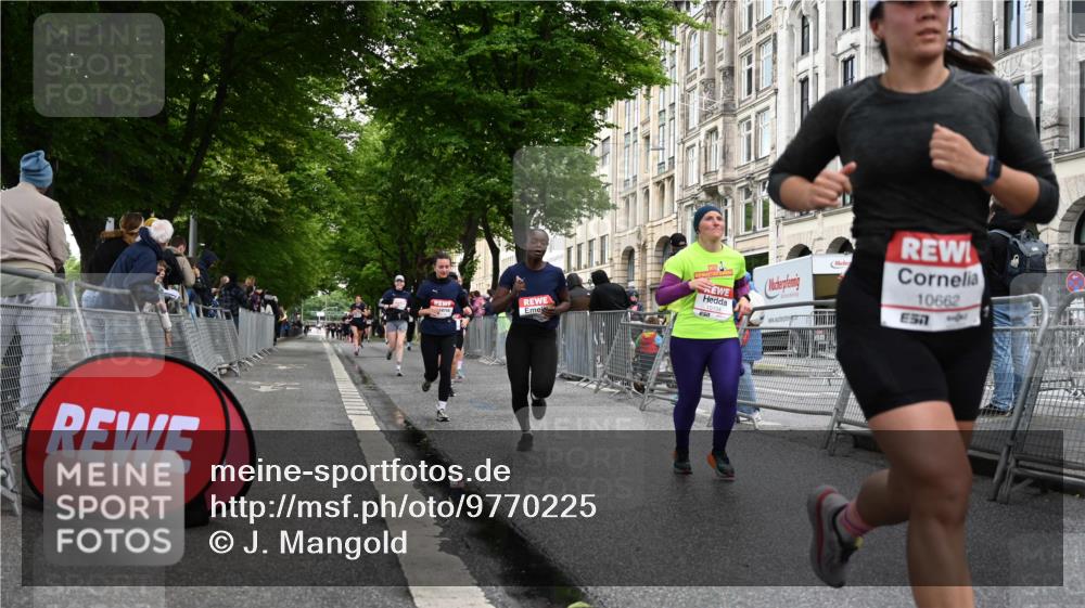 14.06.2026 - REWE Women's Run J. Mangold http://msf.ph/oto/9770225 14.06.2026 09:55:23 Ziel 10104, 10119, 10129, 10358, 10364, 10600, 10662, 10687, 10699, 10927, 11454 meine-sportfotos.de