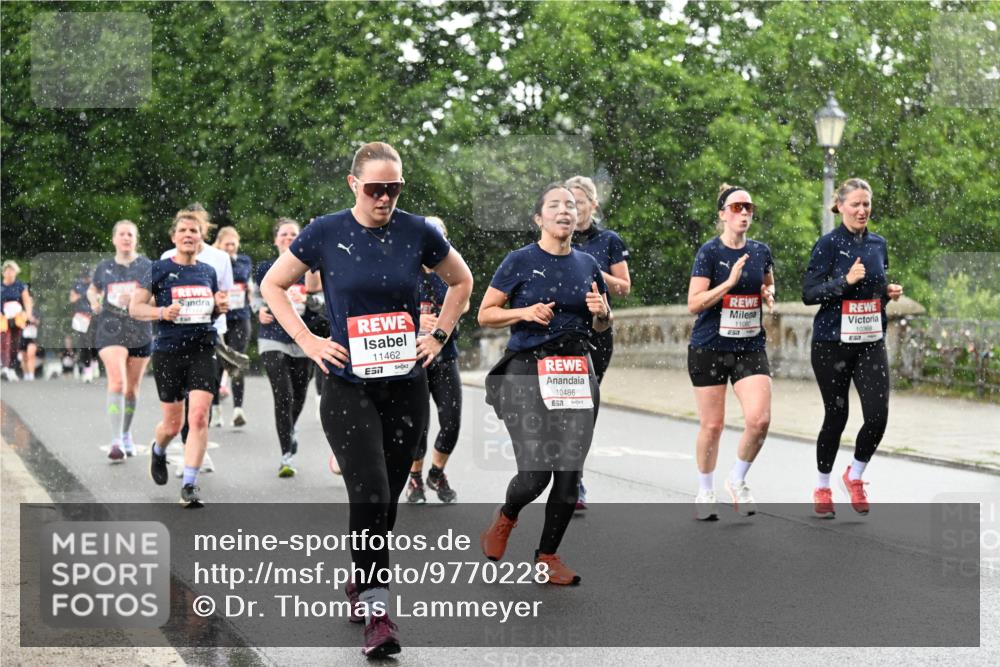 14.06.2026 - REWE Women's Run Dr. Thomas Lammeyer http://msf.ph/oto/9770228 14.06.2026 09:47:28 Laufen 11462, 57, 10486, 1108, 10368 meine-sportfotos.de