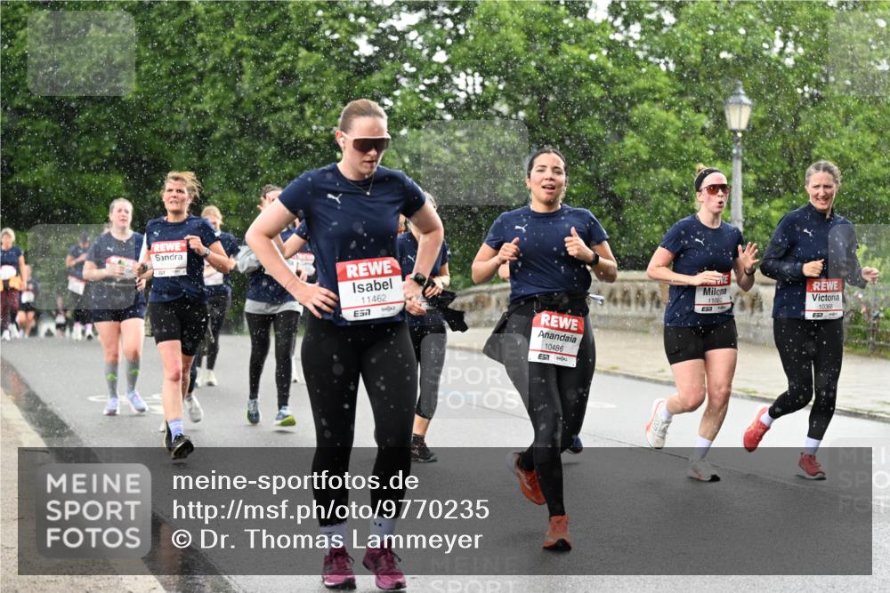 14.06.2026 - REWE Women's Run Dr. Thomas Lammeyer http://msf.ph/oto/9770235 14.06.2026 09:47:29 Laufen 11462, 7, 10486, 11080, 10368 meine-sportfotos.de