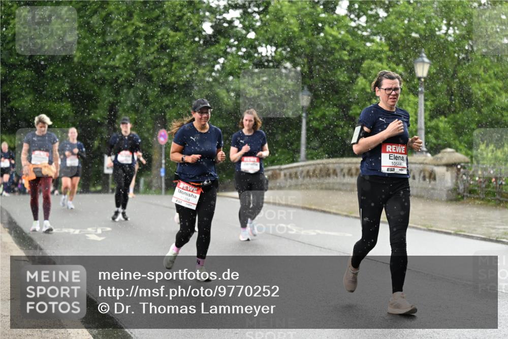 14.06.2026 - REWE Women's Run Dr. Thomas Lammeyer http://msf.ph/oto/9770252 14.06.2026 09:47:36 Laufen 11034, 10544, 57 meine-sportfotos.de