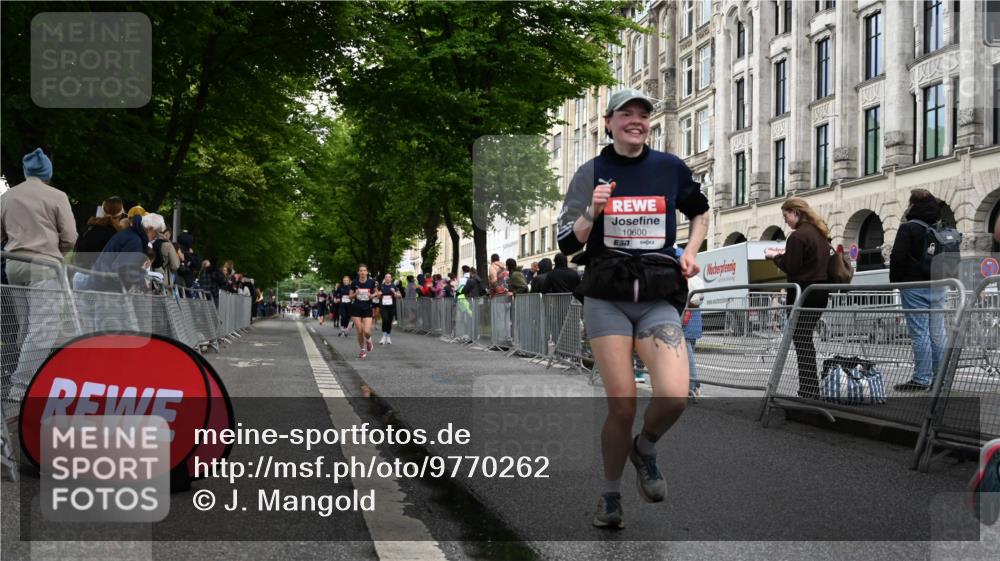 14.06.2026 - REWE Women's Run J. Mangold http://msf.ph/oto/9770262 14.06.2026 09:55:28 Ziel 10104, 10119, 10129, 10546, 10600, 10687, 10927 meine-sportfotos.de