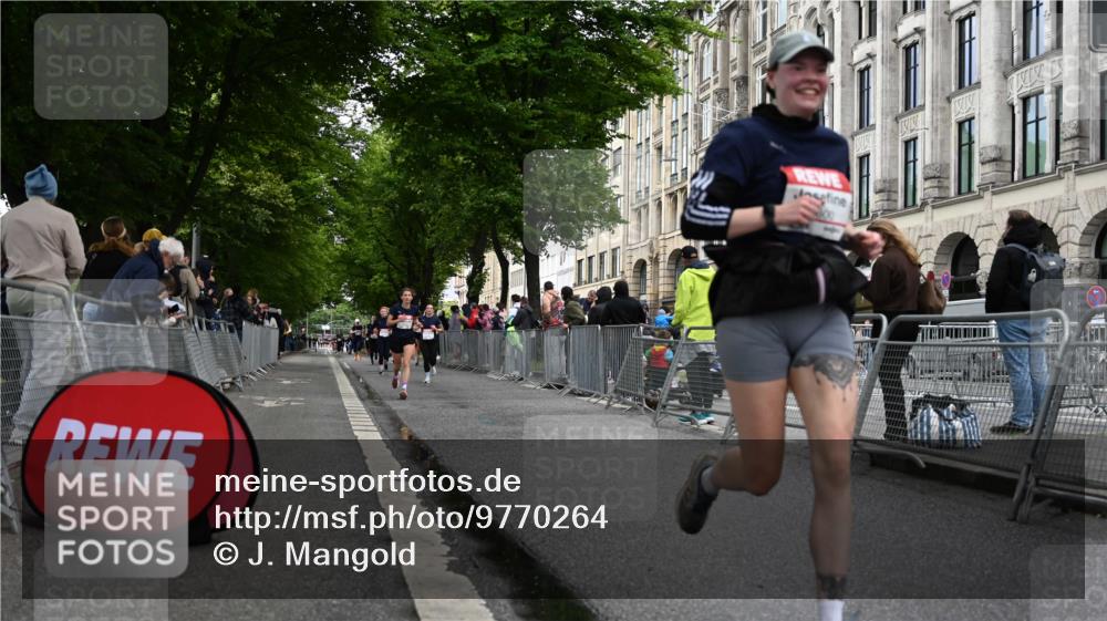 14.06.2026 - REWE Women's Run J. Mangold http://msf.ph/oto/9770264 14.06.2026 09:55:28 Ziel 10104, 10119, 10129, 10546, 10600, 10687, 10927 meine-sportfotos.de