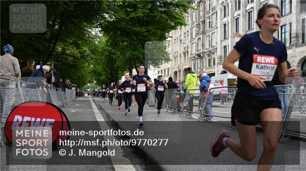 14.06.2026 - REWE Women's Run J. Mangold http://msf.ph/oto/9770277 14.06.2026 09:55:33 Ziel 10285, 10546, 10623, 10745, 10796, 10874, 10882, 11409 meine-sportfotos.de