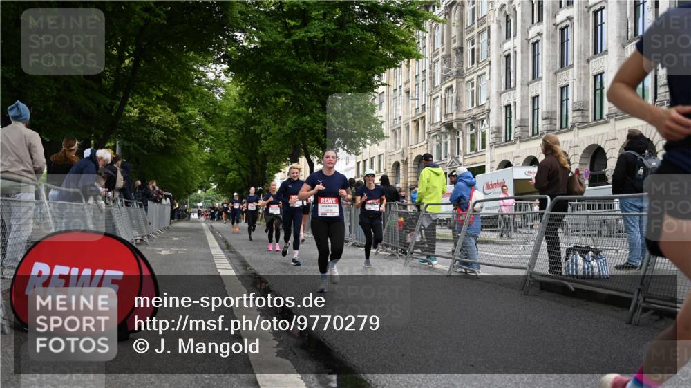 14.06.2026 - REWE Women's Run J. Mangold http://msf.ph/oto/9770279 14.06.2026 09:55:33 Ziel 10285, 10546, 10623, 10745, 10796, 10874, 10882, 11409 meine-sportfotos.de