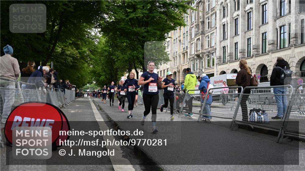 14.06.2026 - REWE Women's Run J. Mangold http://msf.ph/oto/9770281 14.06.2026 09:55:34 Ziel 10285, 10546, 10623, 10745, 10796, 10874, 10882, 11409 meine-sportfotos.de