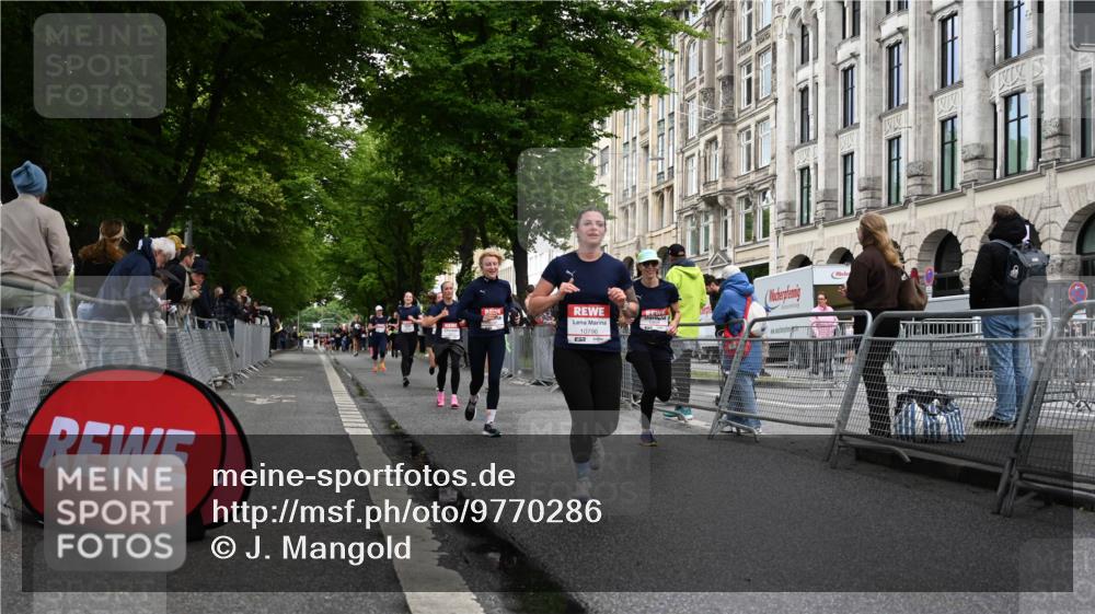 14.06.2026 - REWE Women's Run J. Mangold http://msf.ph/oto/9770286 14.06.2026 09:55:34 Ziel 10285, 10546, 10623, 10745, 10796, 10874, 10882, 11409 meine-sportfotos.de