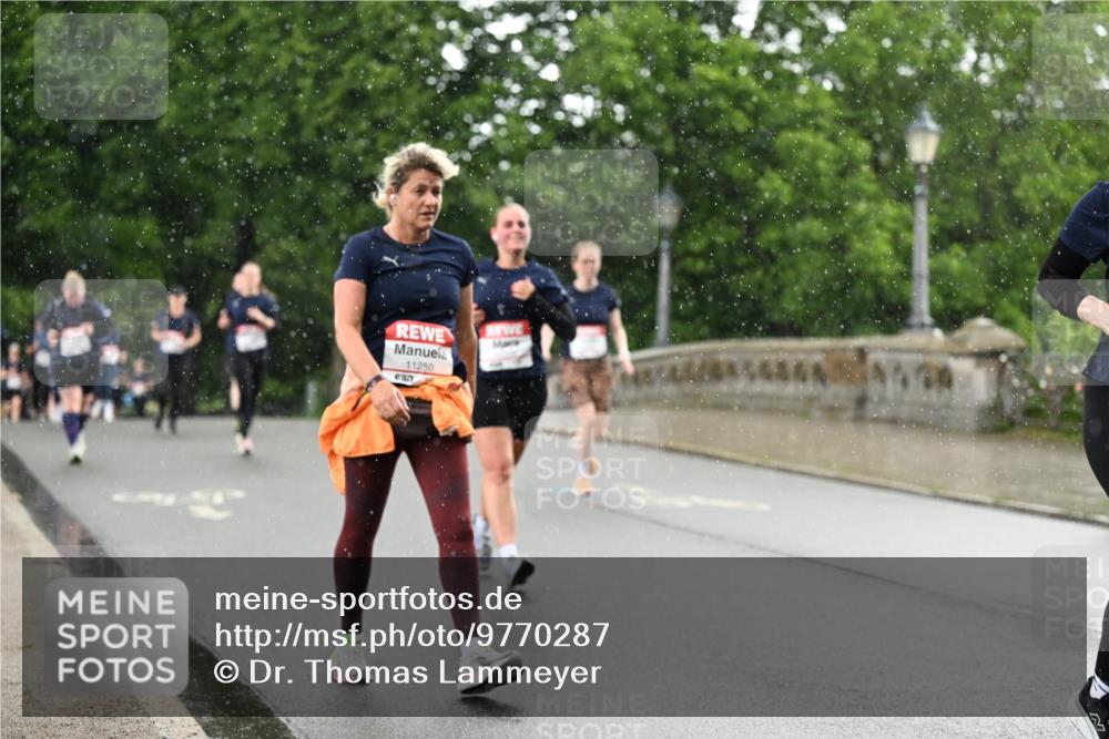 14.06.2026 - REWE Women's Run Dr. Thomas Lammeyer http://msf.ph/oto/9770287 14.06.2026 09:47:41 Laufen 11250, 6517 meine-sportfotos.de