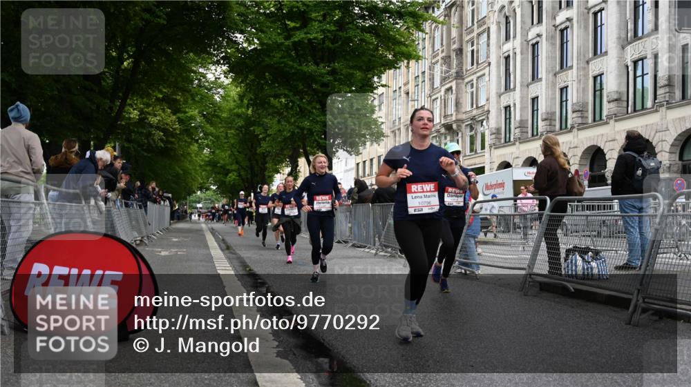 14.06.2026 - REWE Women's Run J. Mangold http://msf.ph/oto/9770292 14.06.2026 09:55:34 Ziel 10285, 10546, 10623, 10745, 10796, 10874, 10882, 11409 meine-sportfotos.de