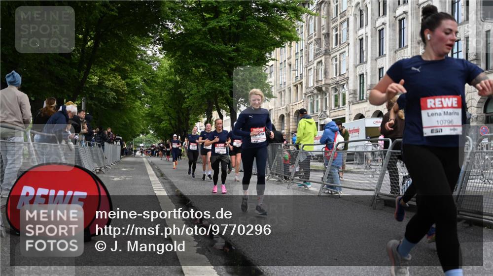 14.06.2026 - REWE Women's Run J. Mangold http://msf.ph/oto/9770296 14.06.2026 09:55:35 Ziel 10285, 10546, 10623, 10745, 10796, 10874, 10882, 11409 meine-sportfotos.de