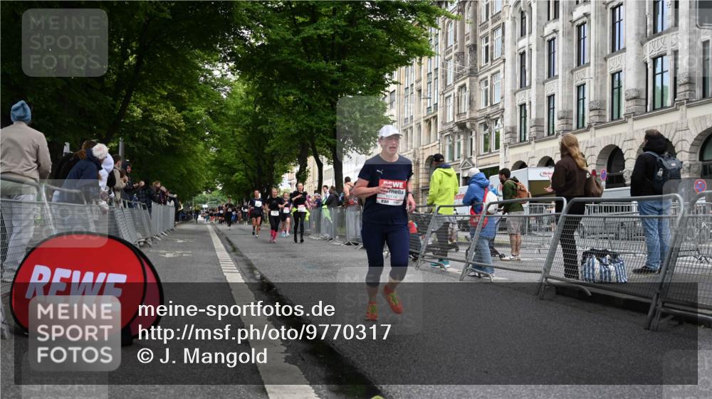 14.06.2026 - REWE Women's Run J. Mangold http://msf.ph/oto/9770317 14.06.2026 09:55:41 Ziel 10089, 10116, 10387, 10745, 10874, 10882, 11409 meine-sportfotos.de