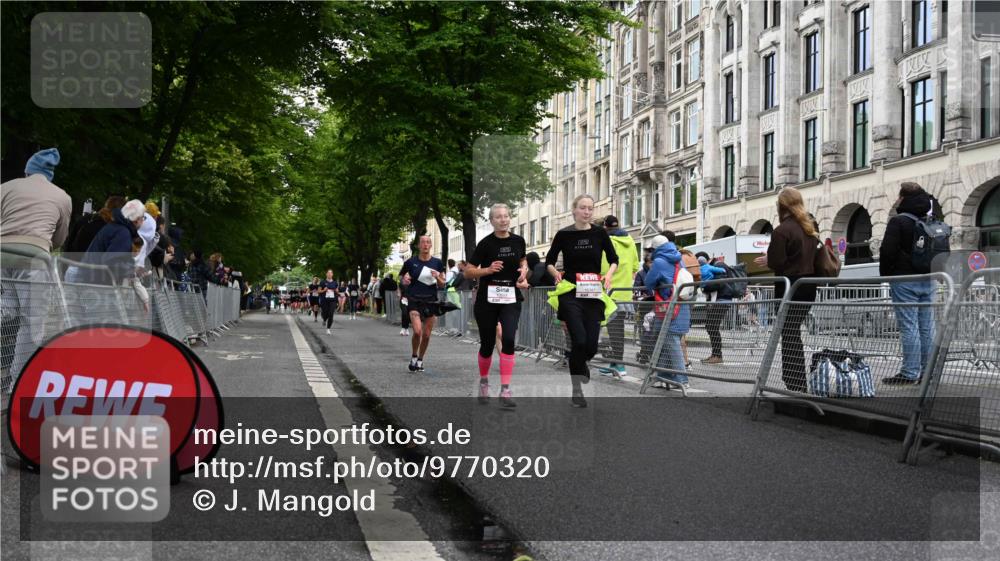 14.06.2026 - REWE Women's Run J. Mangold http://msf.ph/oto/9770320 14.06.2026 09:55:46 Ziel 10089, 10116, 10387, 10561, 11313 meine-sportfotos.de