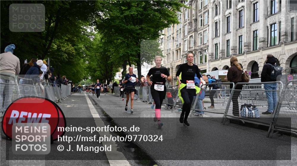 14.06.2026 - REWE Women's Run J. Mangold http://msf.ph/oto/9770324 14.06.2026 09:55:47 Ziel 10089, 10387, 10561, 11313 meine-sportfotos.de