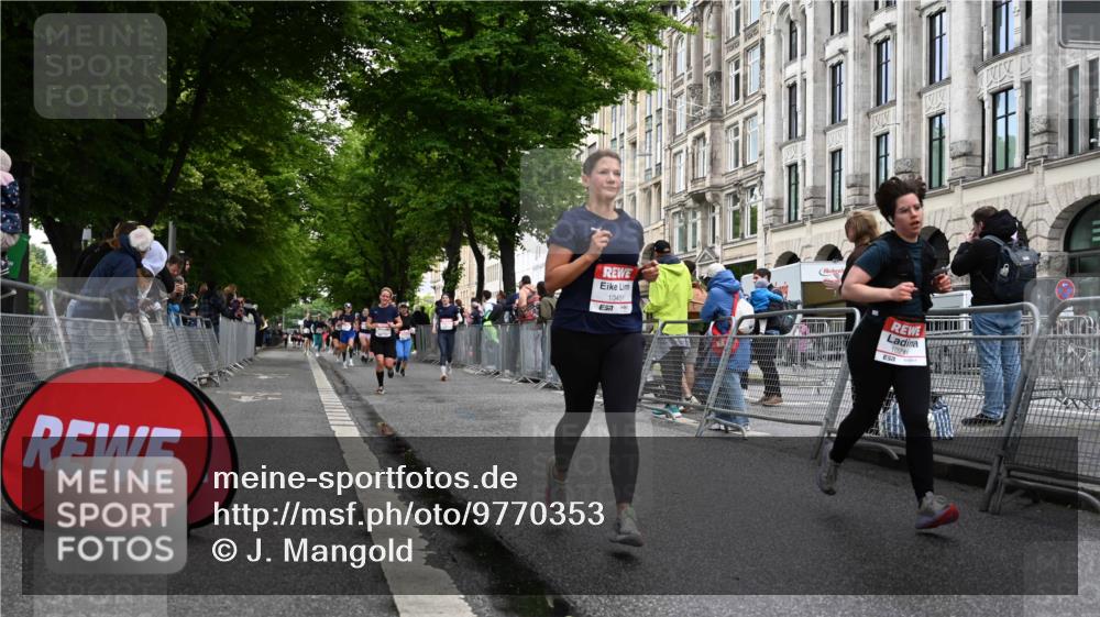 14.06.2026 - REWE Women's Run J. Mangold http://msf.ph/oto/9770353 14.06.2026 09:55:53 Ziel 10211, 10451, 10561, 10816, 10923, 11313 meine-sportfotos.de