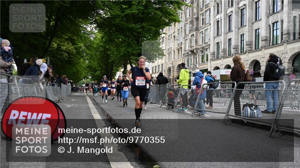 14.06.2026 - REWE Women's Run J. Mangold http://msf.ph/oto/9770355 14.06.2026 09:55:56 Ziel 10211, 10451, 10563, 10737, 10816, 10838, 10923, 11491 meine-sportfotos.de