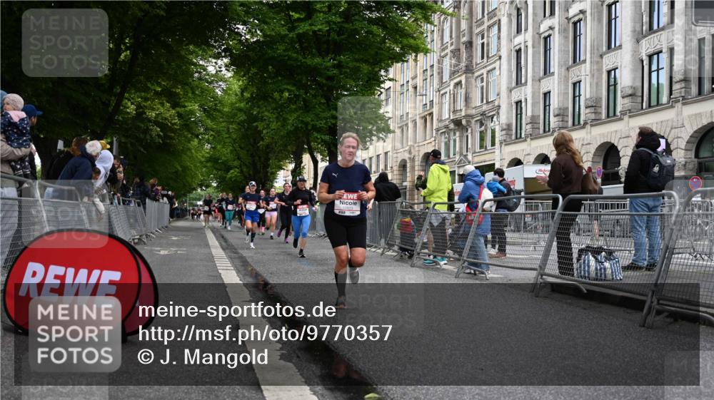 14.06.2026 - REWE Women's Run J. Mangold http://msf.ph/oto/9770357 14.06.2026 09:55:56 Ziel 10211, 10451, 10563, 10737, 10816, 10838, 10923, 11491 meine-sportfotos.de