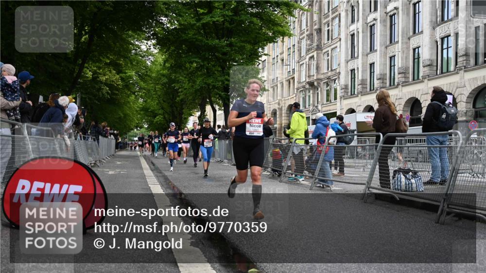 14.06.2026 - REWE Women's Run J. Mangold http://msf.ph/oto/9770359 14.06.2026 09:55:57 Ziel 10211, 10451, 10563, 10737, 10816, 10838, 10923, 11491, 11526 meine-sportfotos.de