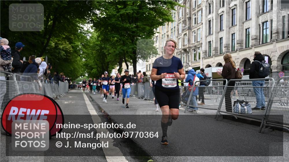 14.06.2026 - REWE Women's Run J. Mangold http://msf.ph/oto/9770364 14.06.2026 09:55:57 Ziel 10211, 10451, 10563, 10737, 10816, 10838, 10923, 11491, 11526 meine-sportfotos.de