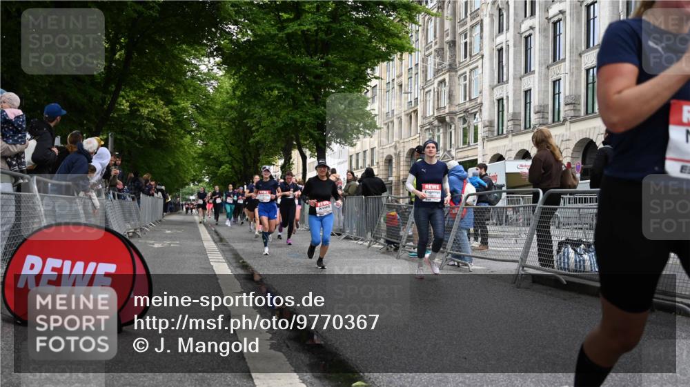 14.06.2026 - REWE Women's Run J. Mangold http://msf.ph/oto/9770367 14.06.2026 09:55:58 Ziel 10211, 10451, 10563, 10737, 10757, 10816, 10838, 10923, 11491, 11526 meine-sportfotos.de