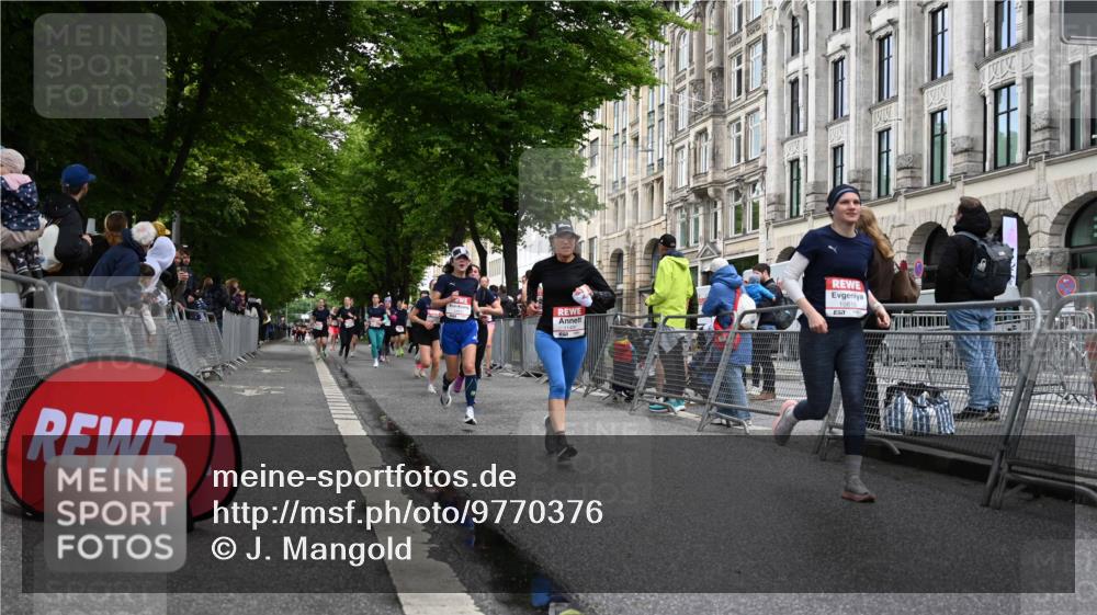 14.06.2026 - REWE Women's Run J. Mangold http://msf.ph/oto/9770376 14.06.2026 09:55:59 Ziel 10122, 10563, 10737, 10757, 10816, 10838, 10923, 11491, 11526 meine-sportfotos.de