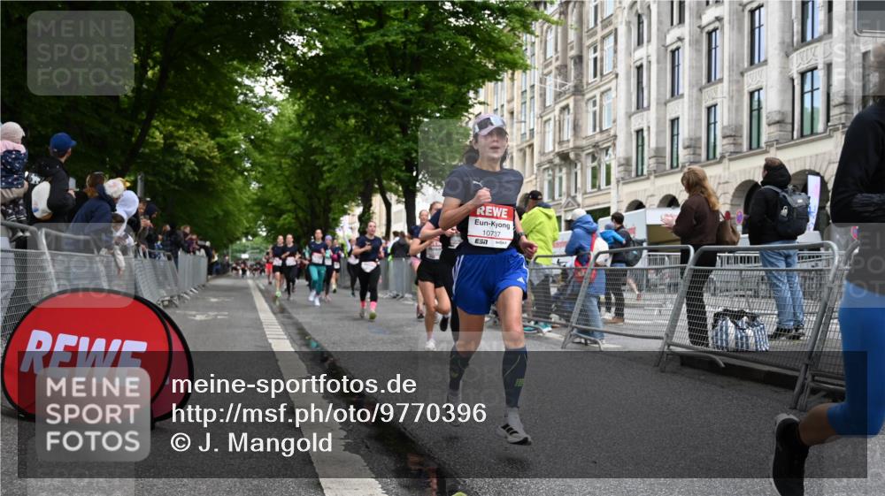 14.06.2026 - REWE Women's Run J. Mangold http://msf.ph/oto/9770396 14.06.2026 09:56:01 Ziel 10122, 10563, 10737, 10757, 10774, 10816, 10838, 10867, 10923, 10969, 11383, 11491, 11526 meine-sportfotos.de